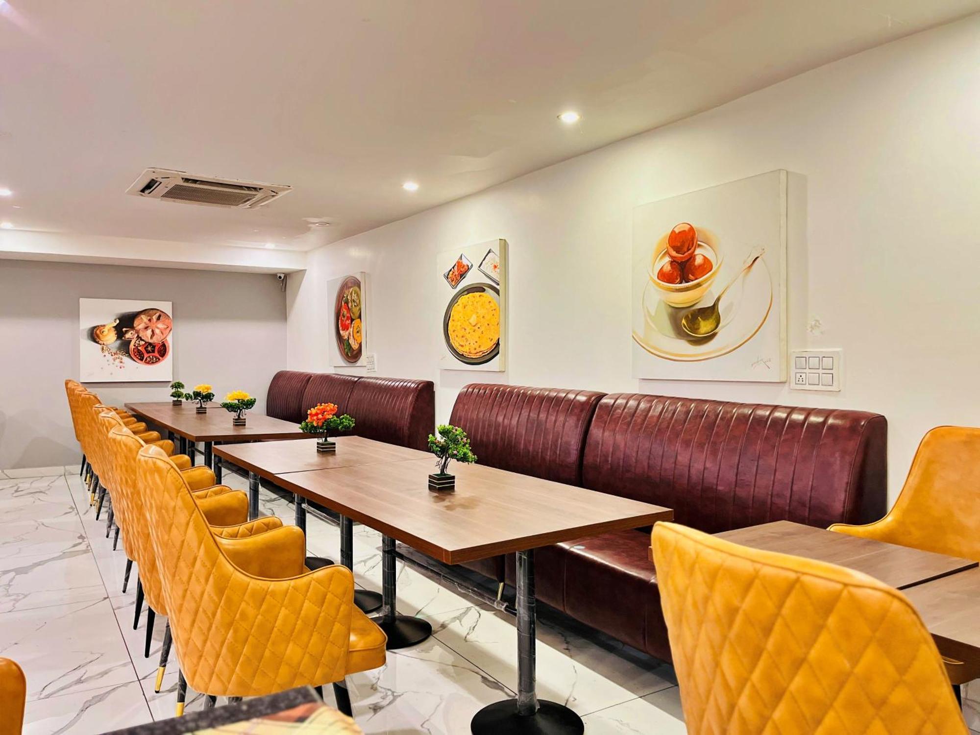 Aamantran Residency Hotel, Sohna Road, Sector 49, Gurugram Γκουργκάον Εξωτερικό φωτογραφία