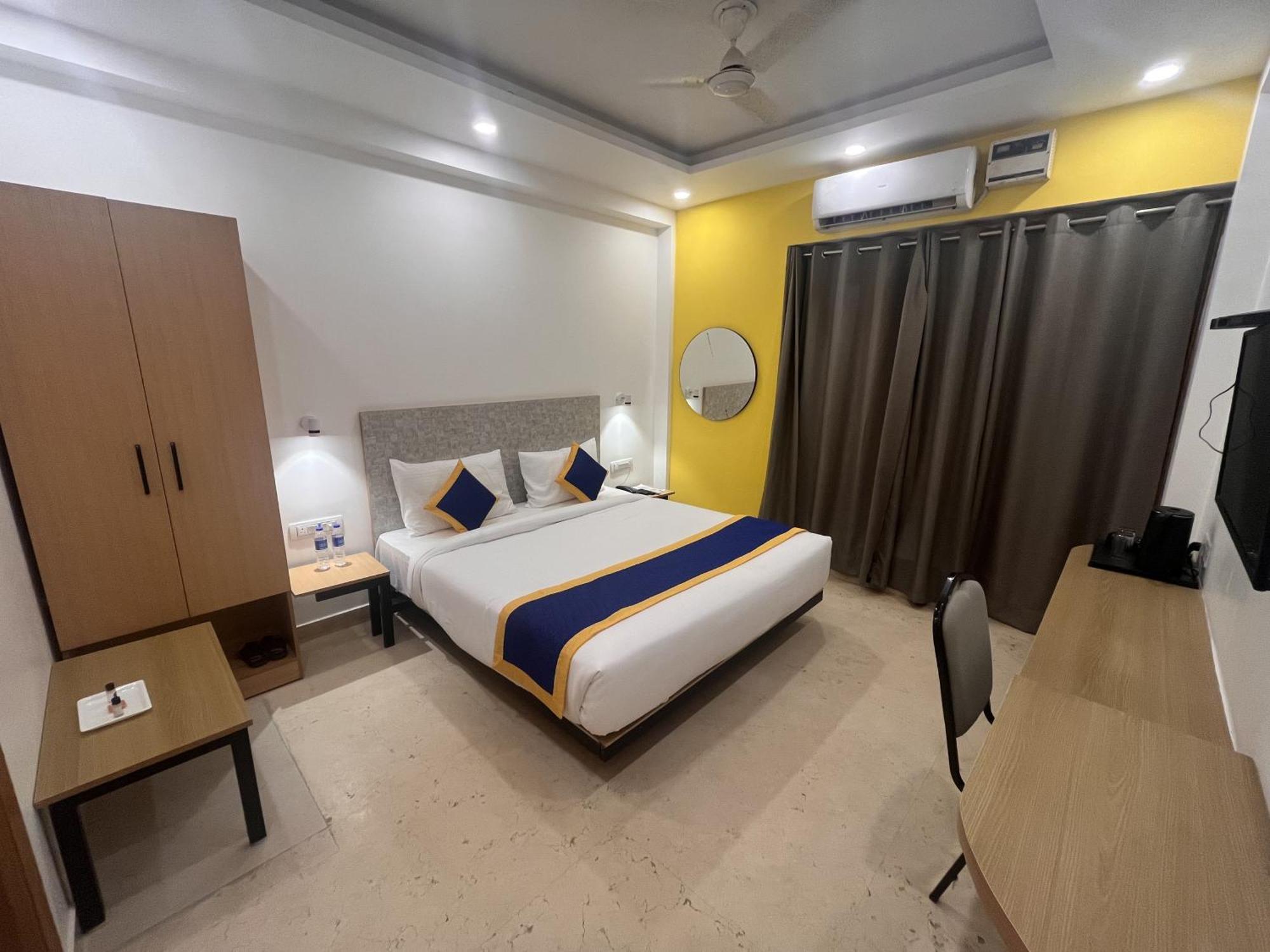 Aamantran Residency Hotel, Sohna Road, Sector 49, Gurugram Γκουργκάον Εξωτερικό φωτογραφία