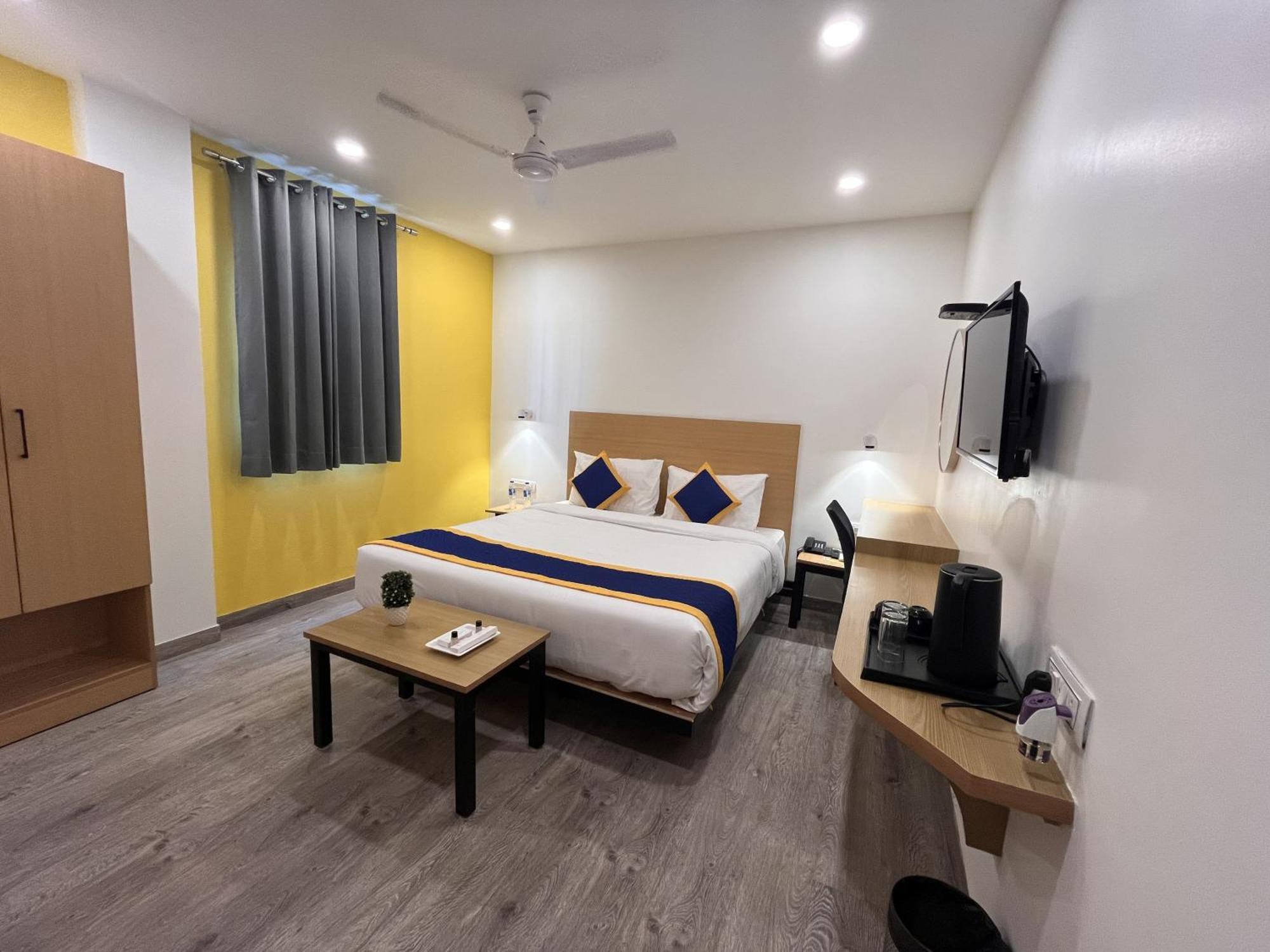 Aamantran Residency Hotel, Sohna Road, Sector 49, Gurugram Γκουργκάον Εξωτερικό φωτογραφία