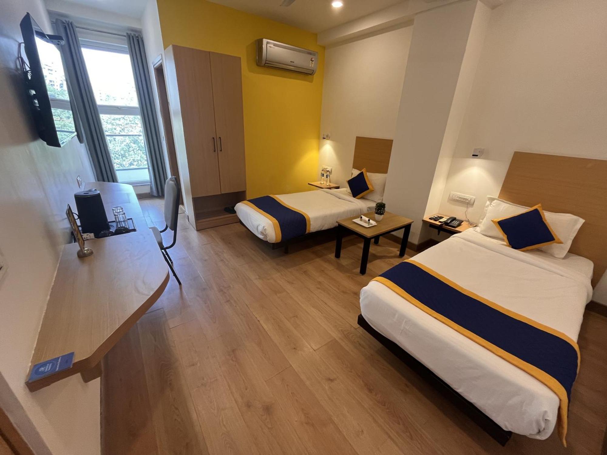 Aamantran Residency Hotel, Sohna Road, Sector 49, Gurugram Γκουργκάον Εξωτερικό φωτογραφία
