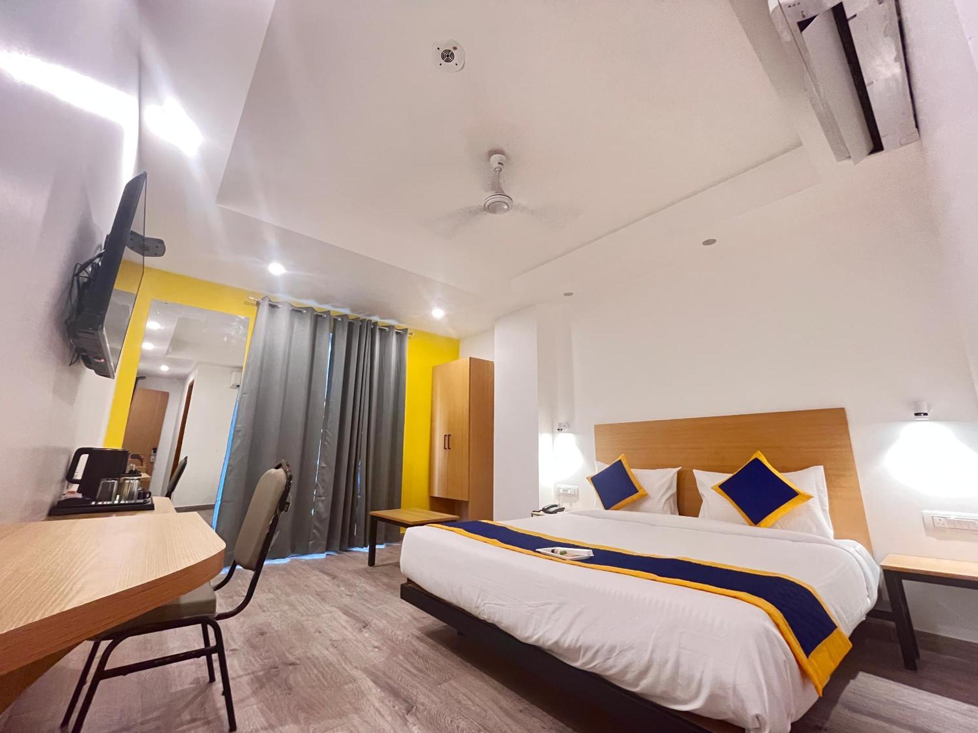Aamantran Residency Hotel, Sohna Road, Sector 49, Gurugram Γκουργκάον Εξωτερικό φωτογραφία
