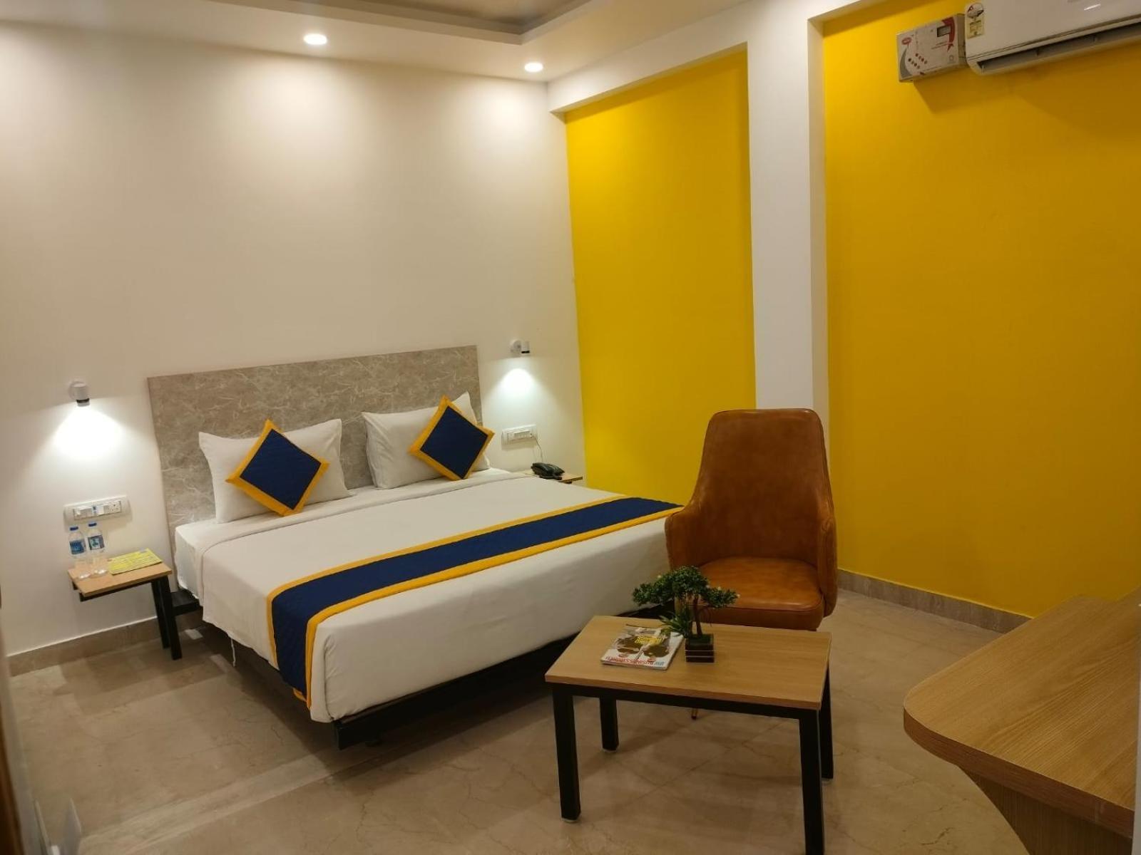 Aamantran Residency Hotel, Sohna Road, Sector 49, Gurugram Γκουργκάον Εξωτερικό φωτογραφία