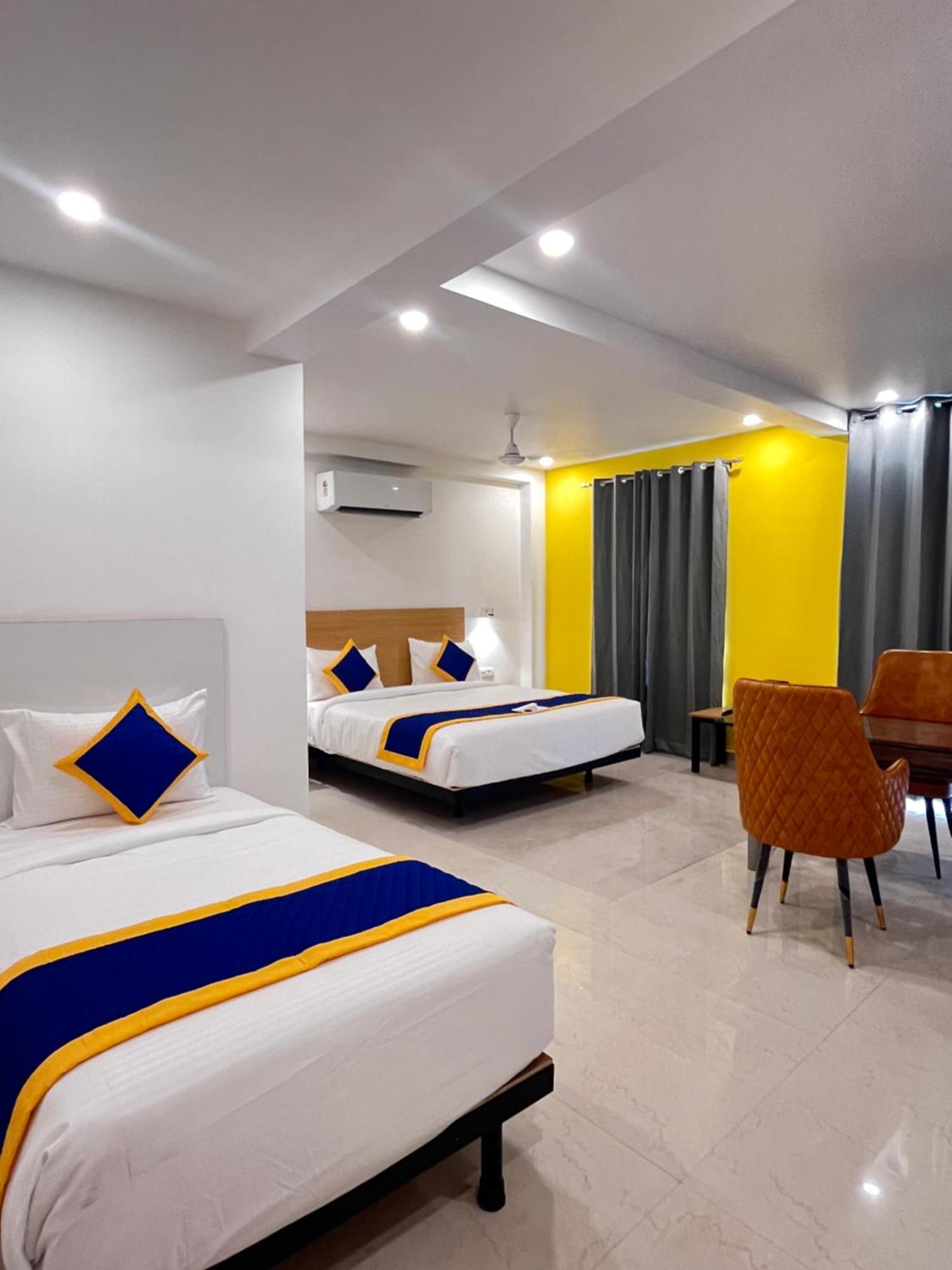 Aamantran Residency Hotel, Sohna Road, Sector 49, Gurugram Γκουργκάον Εξωτερικό φωτογραφία