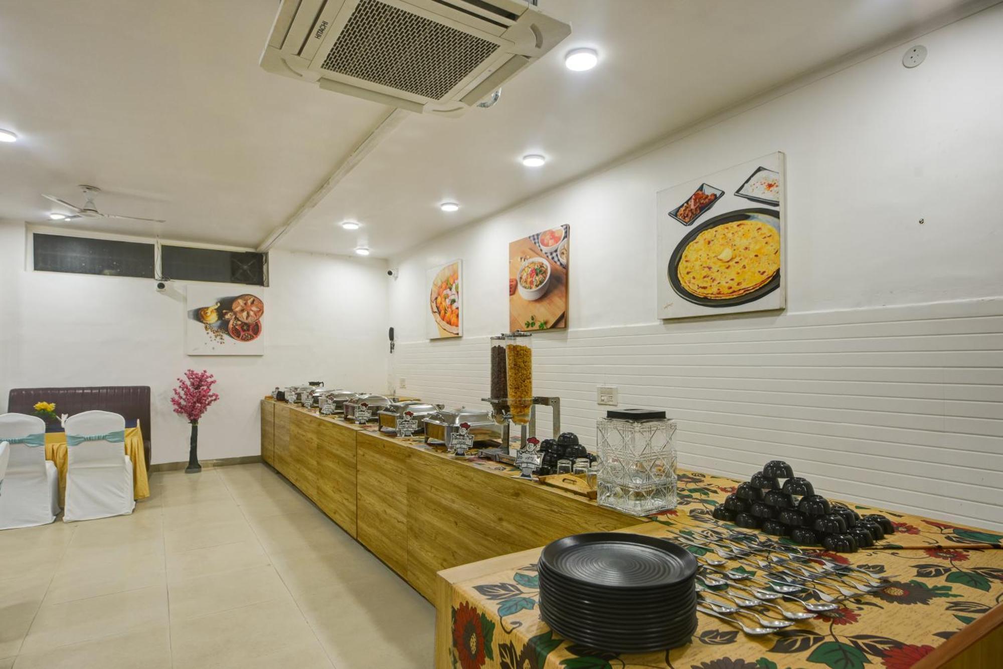 Aamantran Residency Hotel, Sohna Road, Sector 49, Gurugram Γκουργκάον Εξωτερικό φωτογραφία