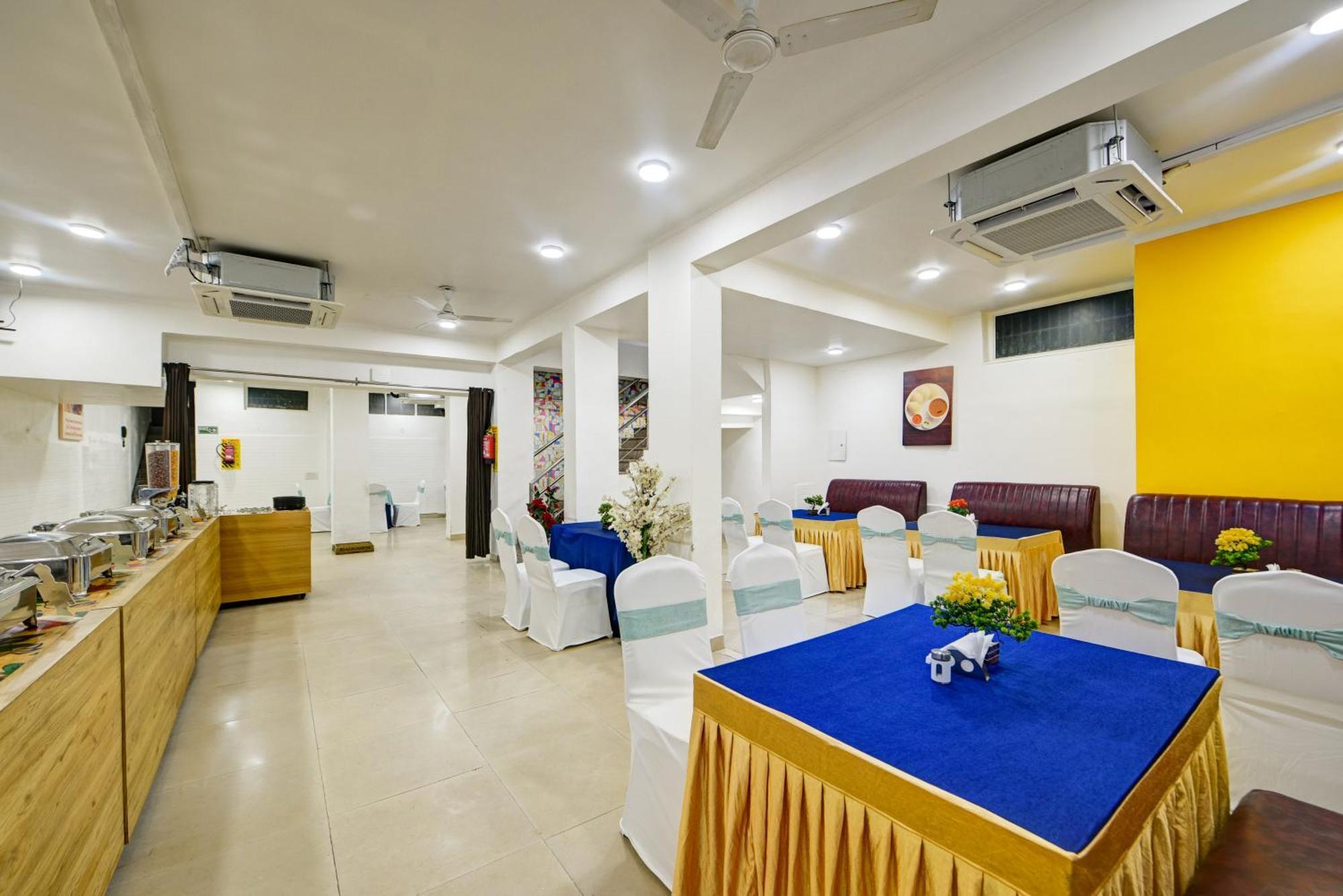 Aamantran Residency Hotel, Sohna Road, Sector 49, Gurugram Γκουργκάον Εξωτερικό φωτογραφία