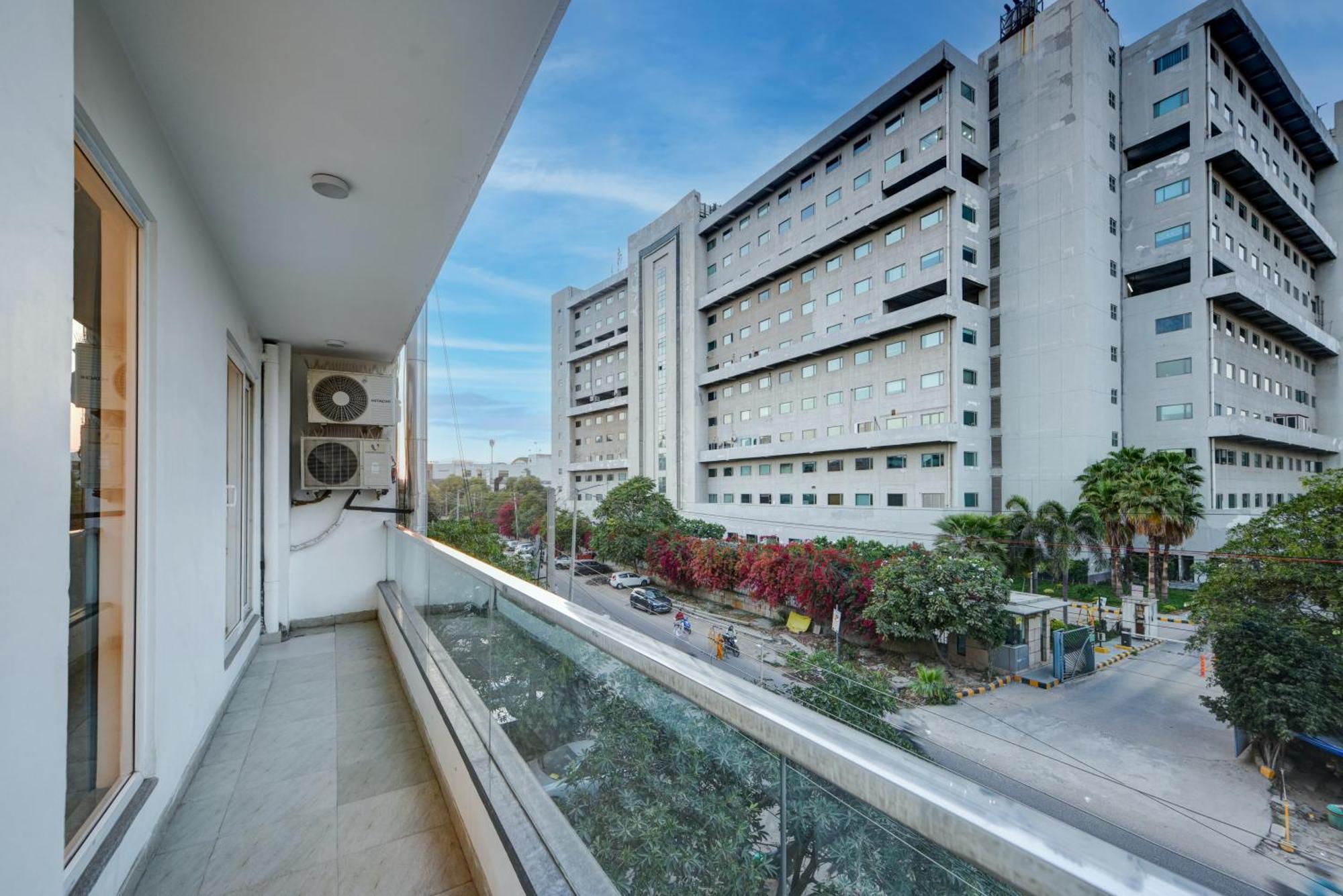 Aamantran Residency Hotel, Sohna Road, Sector 49, Gurugram Γκουργκάον Εξωτερικό φωτογραφία